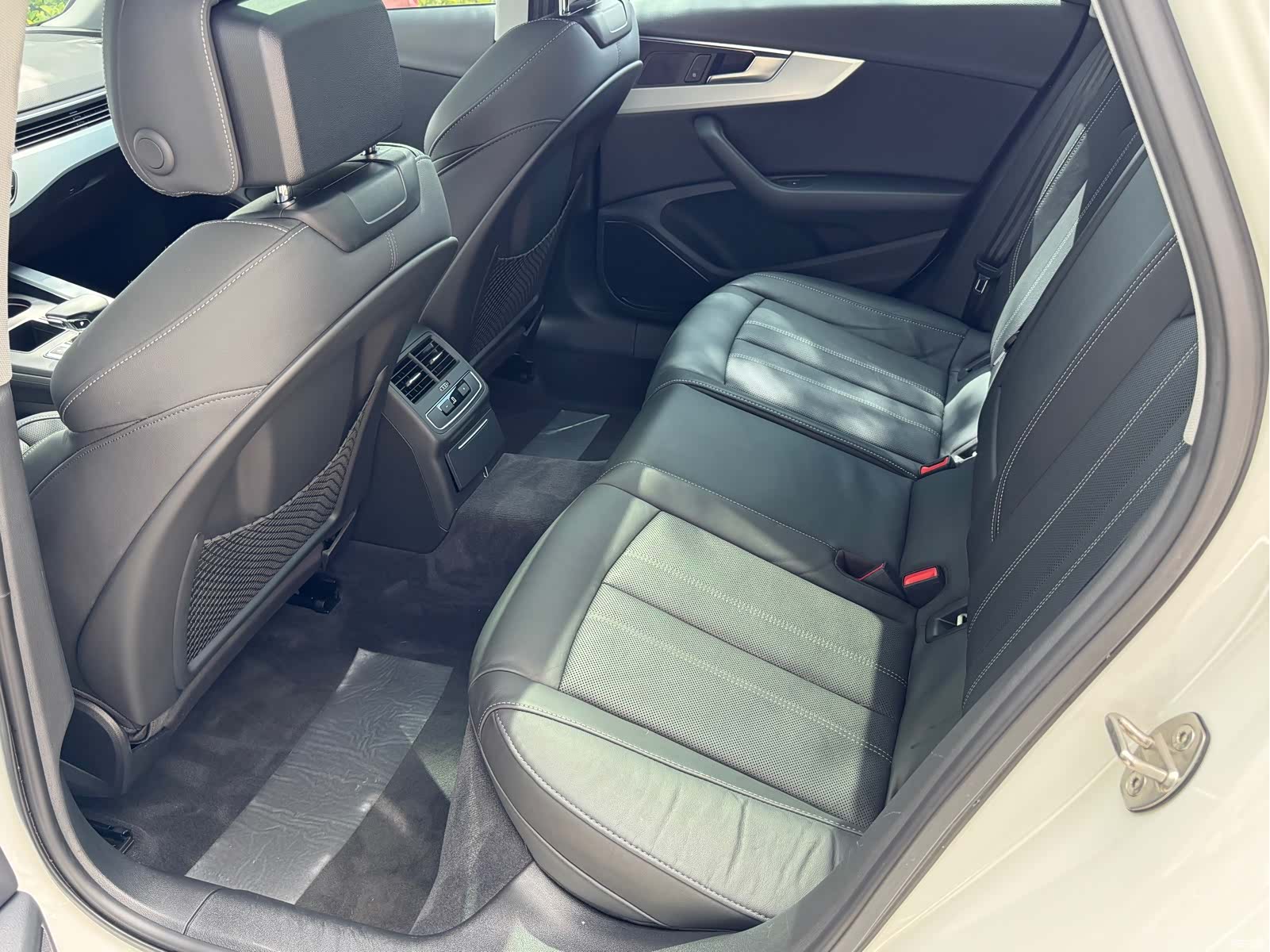 Audi A4L, 2020 25