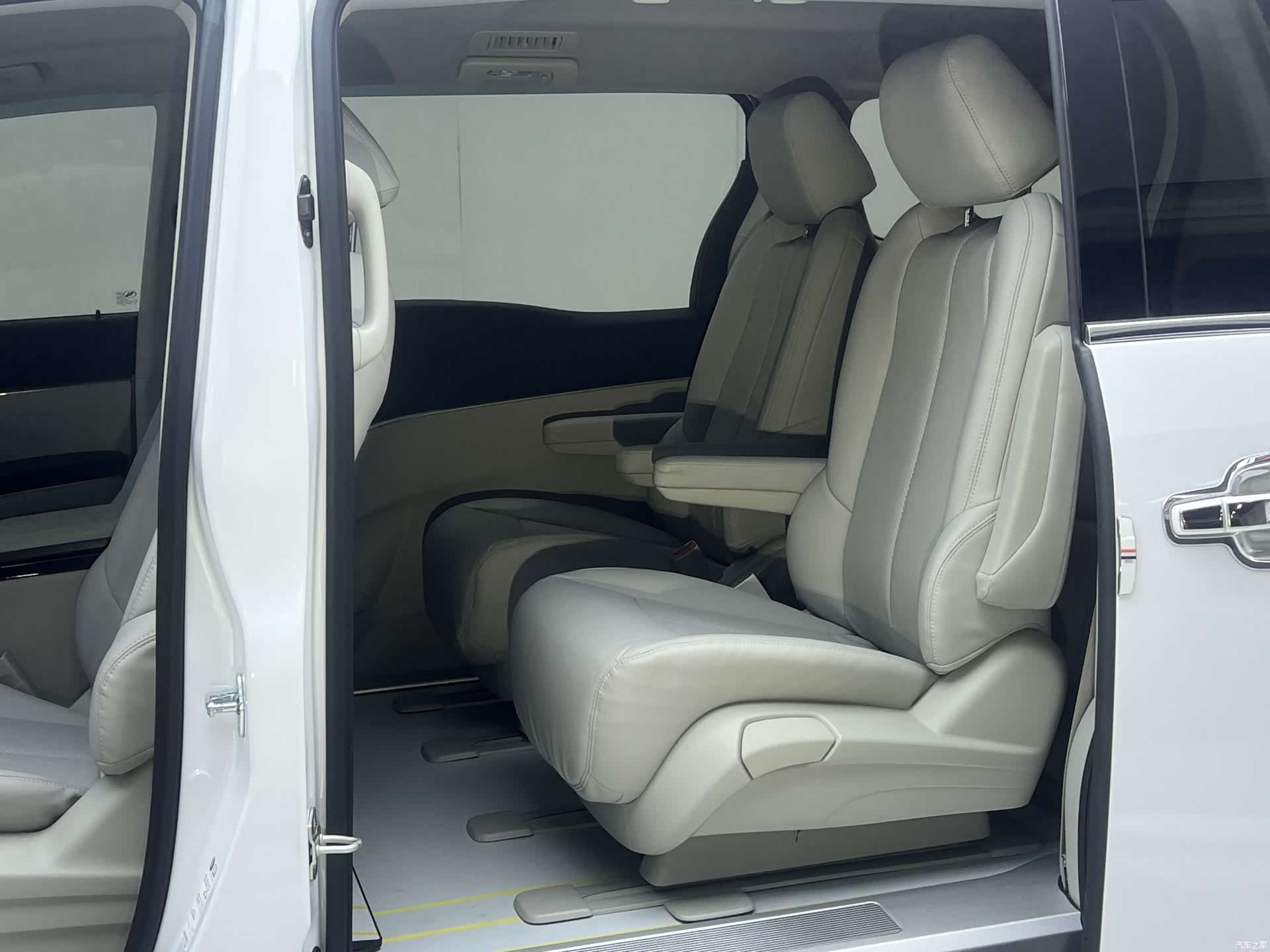 Buick GL8, 2025 27