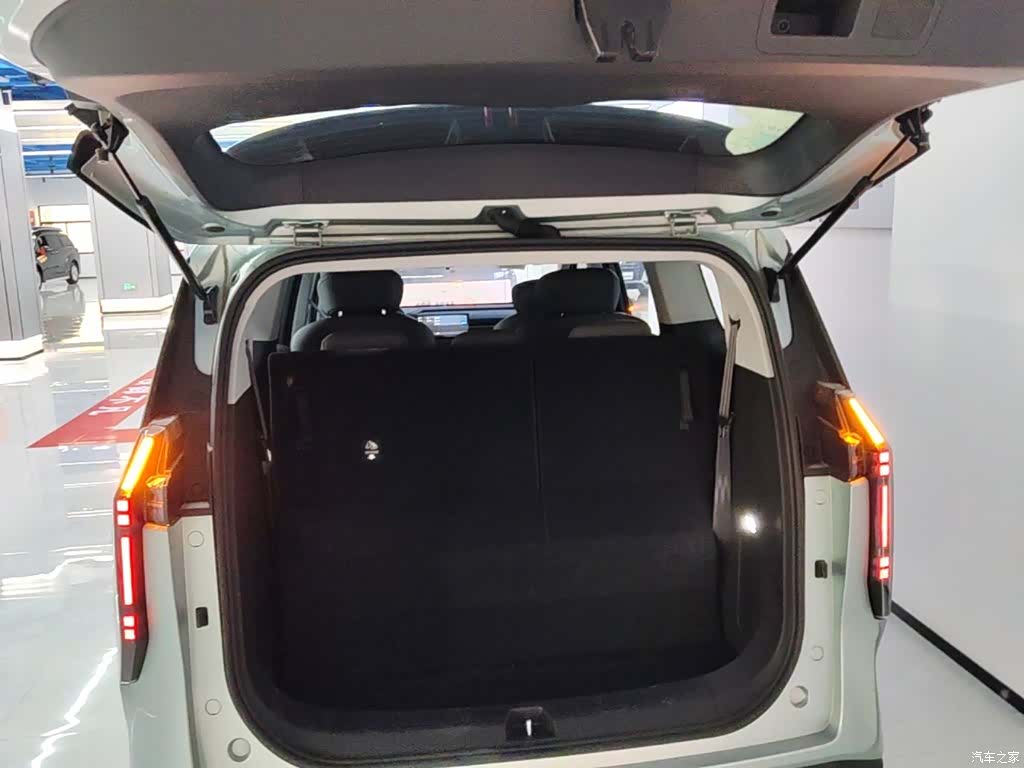 Maxus 7, 2025 19