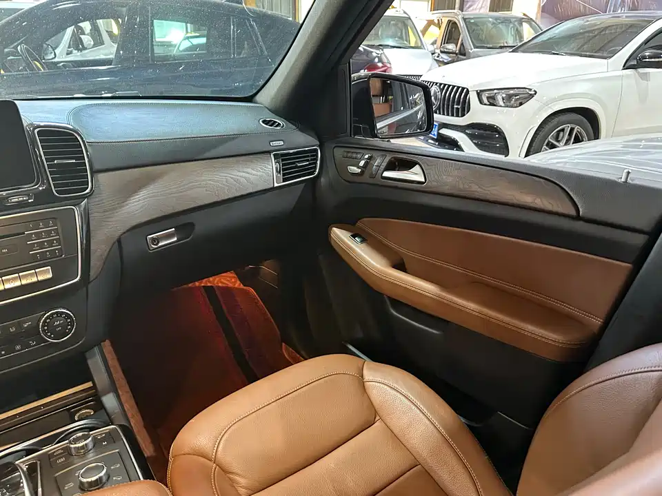 Mercedes-Benz GLS Mercedes-Benz GLS