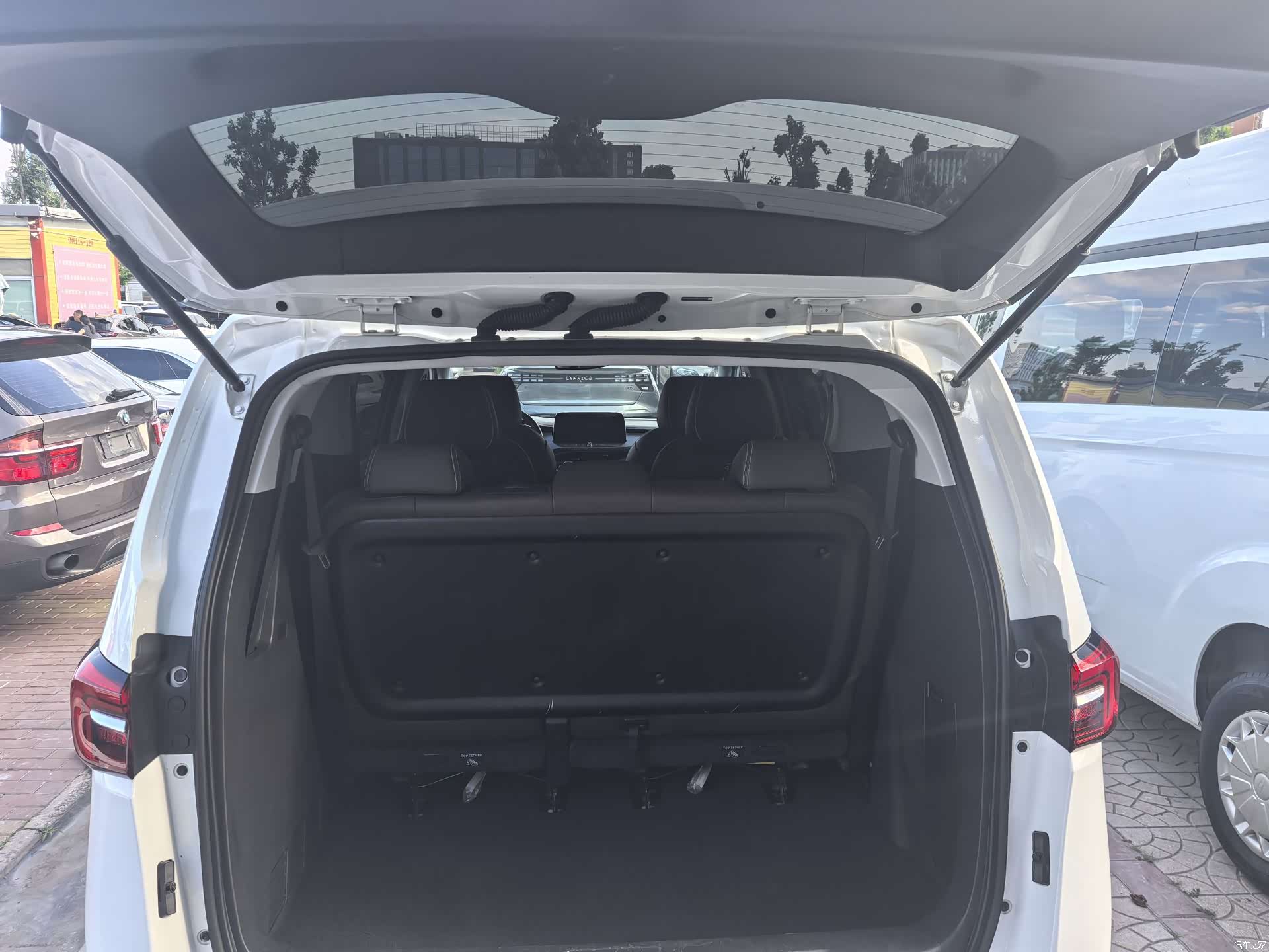 Buick GL8, 2022 6