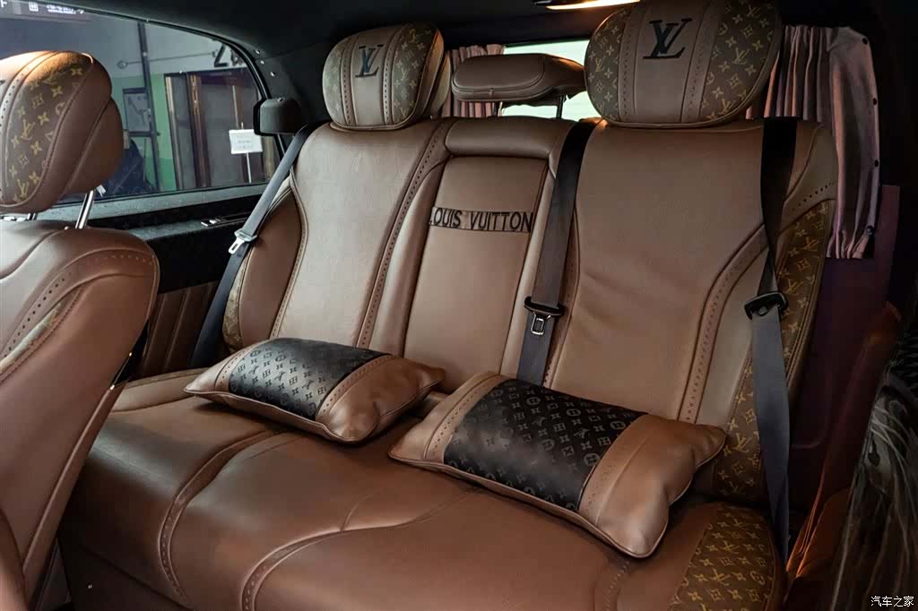 Mercedes-Benz VI, 2019 17