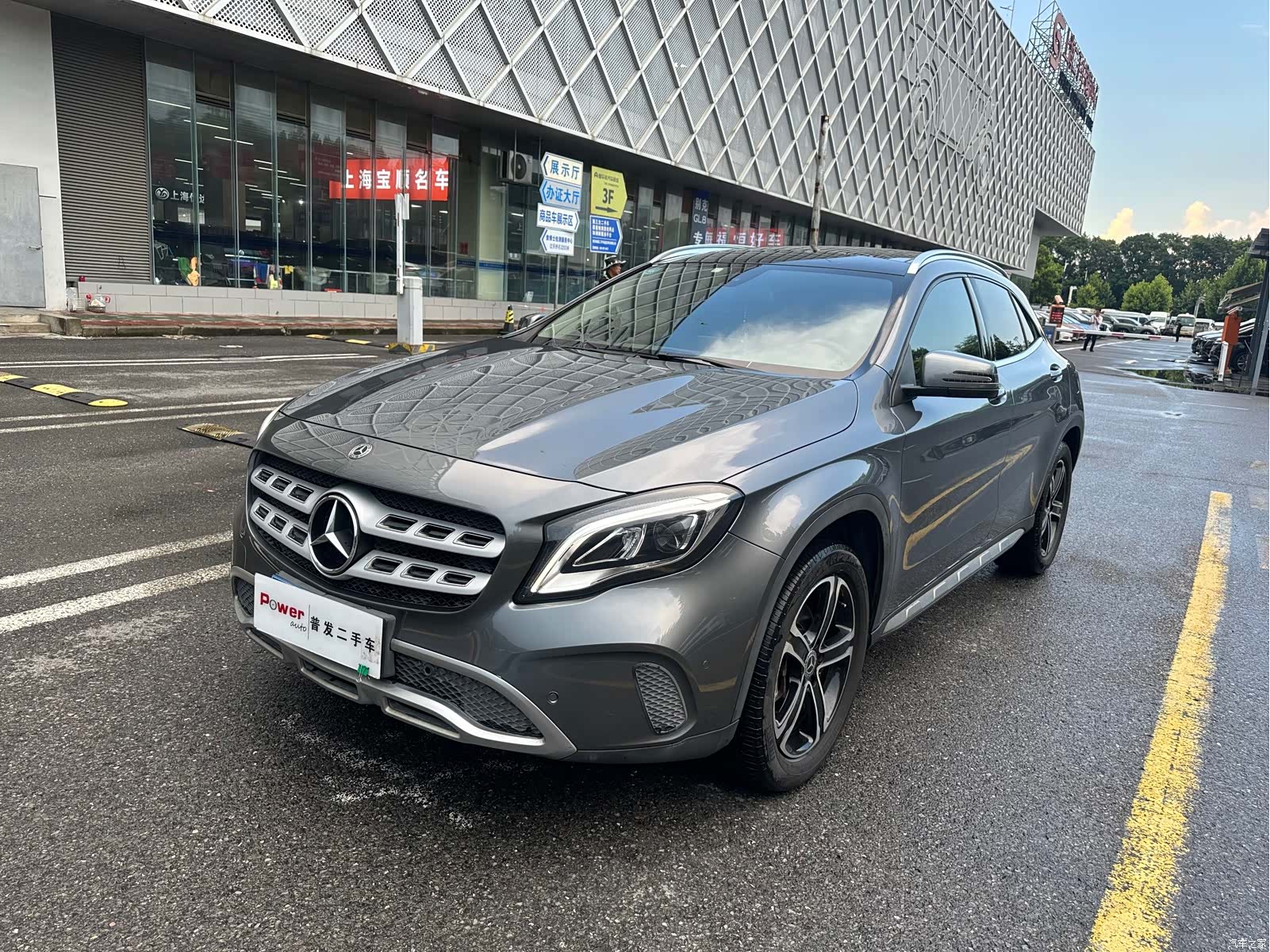 Mercedes-Benz GLA