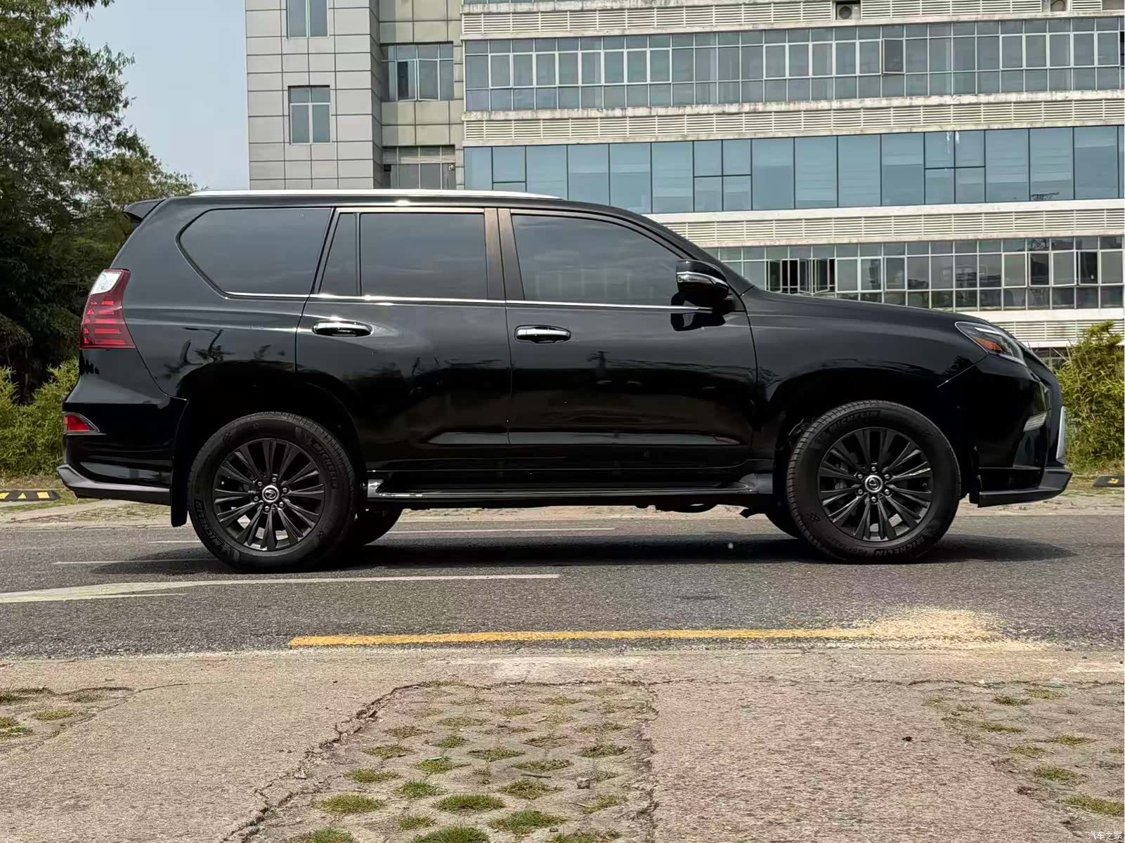 Lexus GX, 2022 все фото