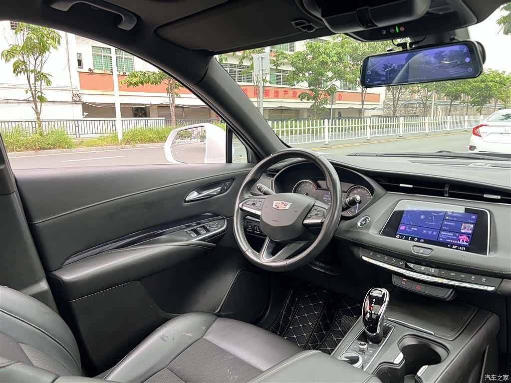 Cadillac XT4, 2021 11