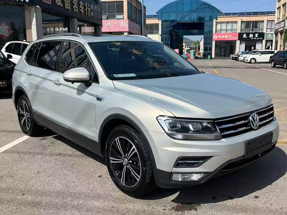 Volkswagen Tiguan L