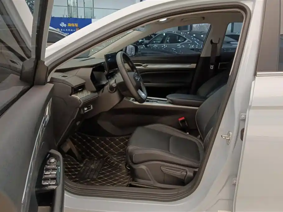 Geely Emgrand L HiP