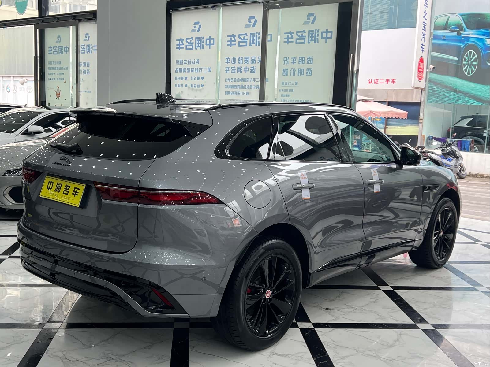Jaguar F-PACE, 2023 17