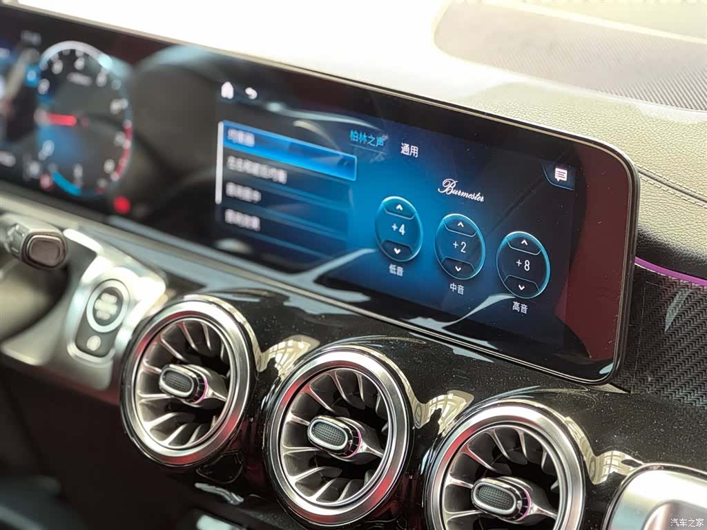 Mercedes-Benz GLB, 2022 15