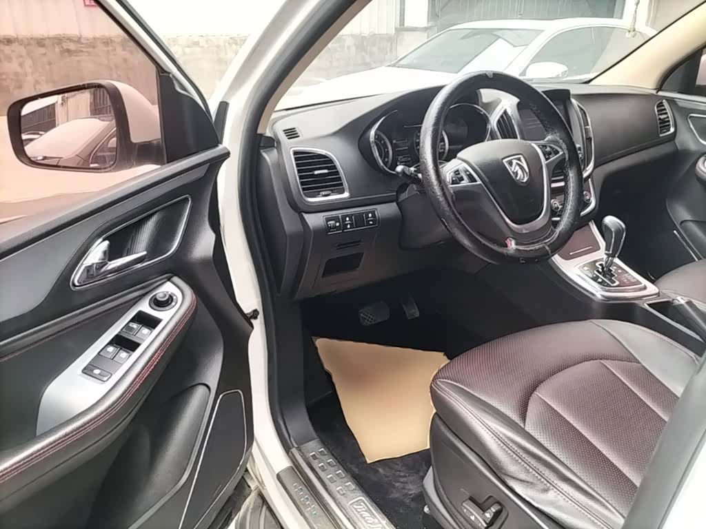 Wuling 560, 2016 16