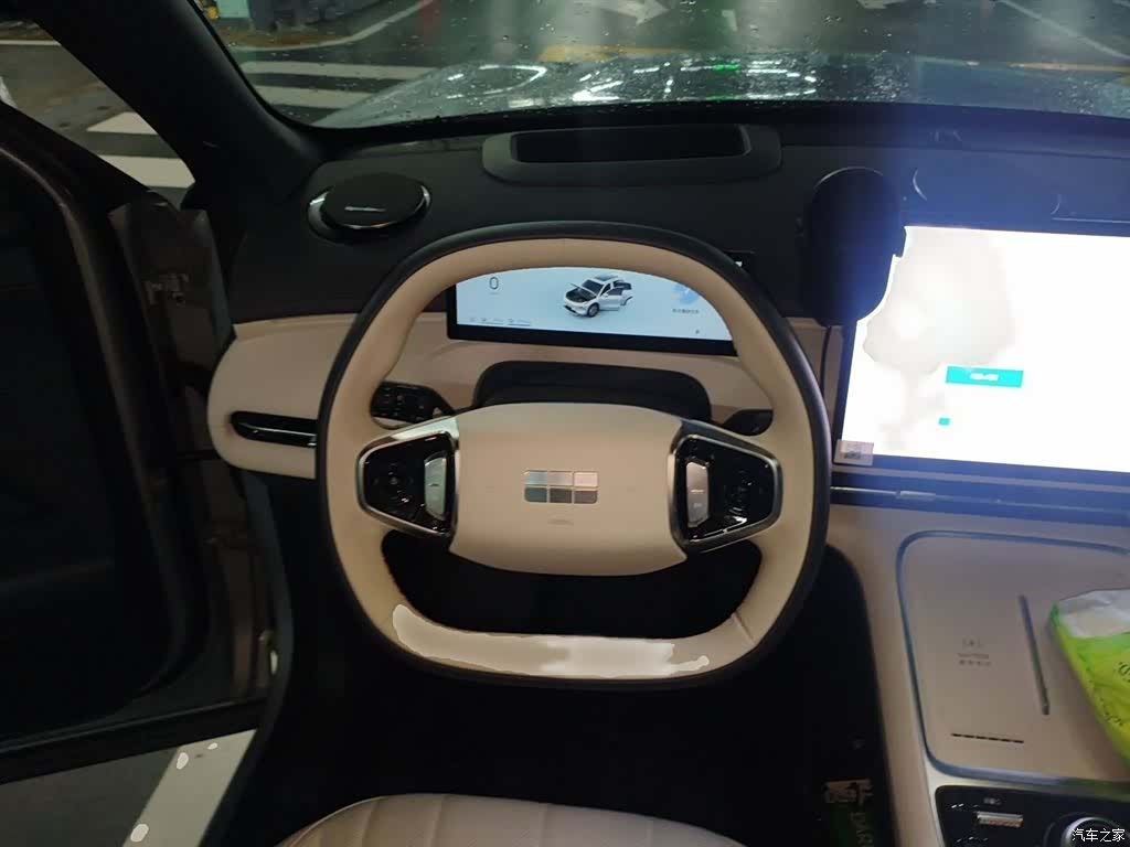 Geely 7, 2025 3