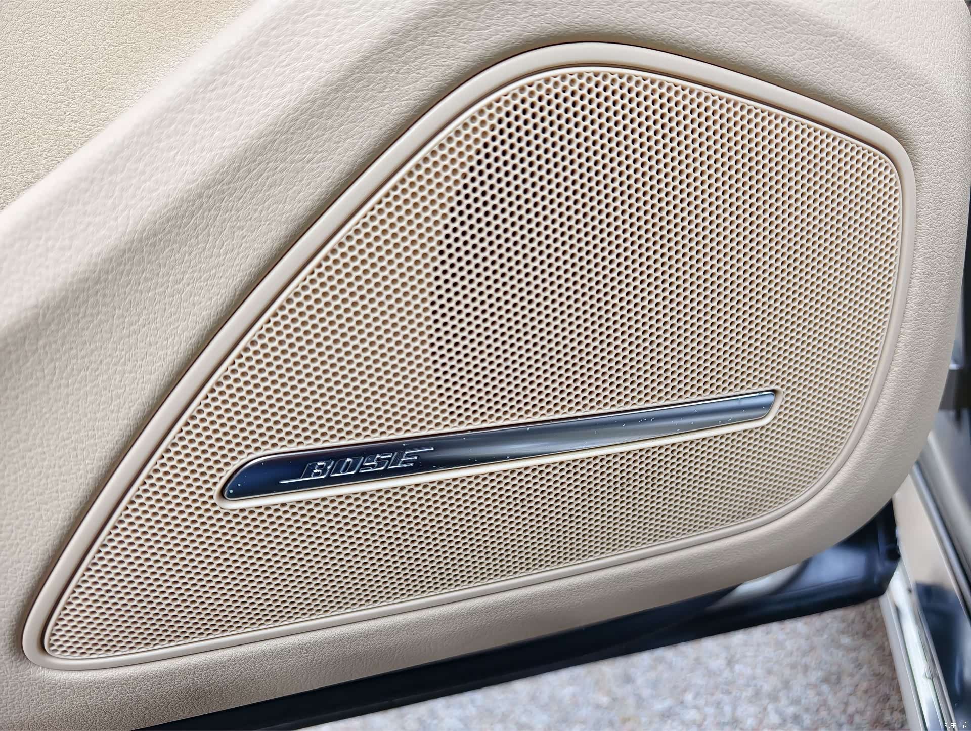 Audi A8L, 2011 18