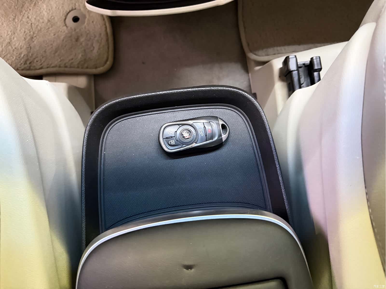 Buick GL8, 2022 13