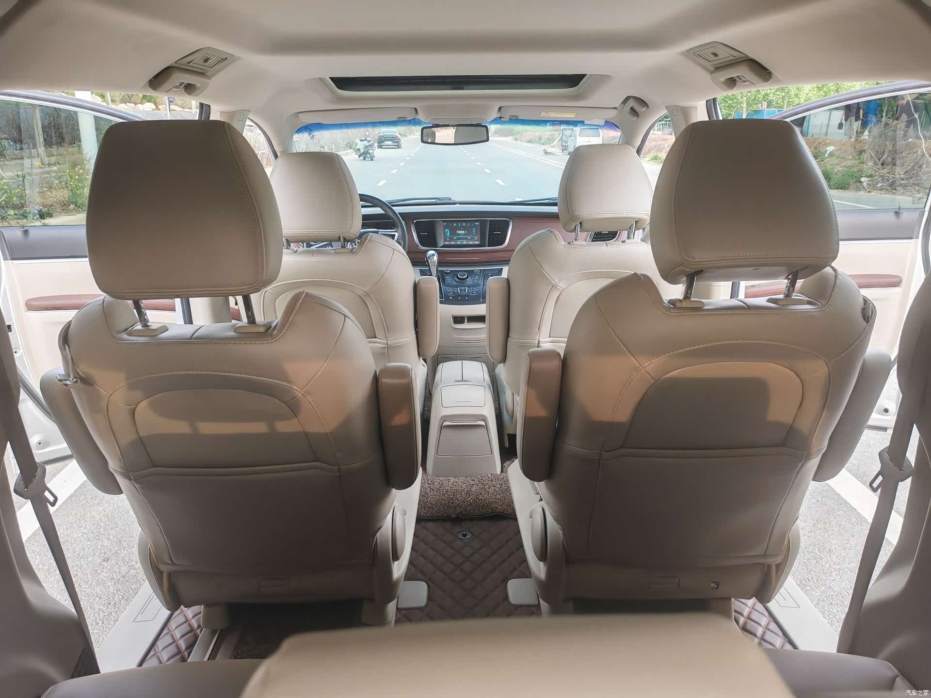 Buick GL8, 2019 9