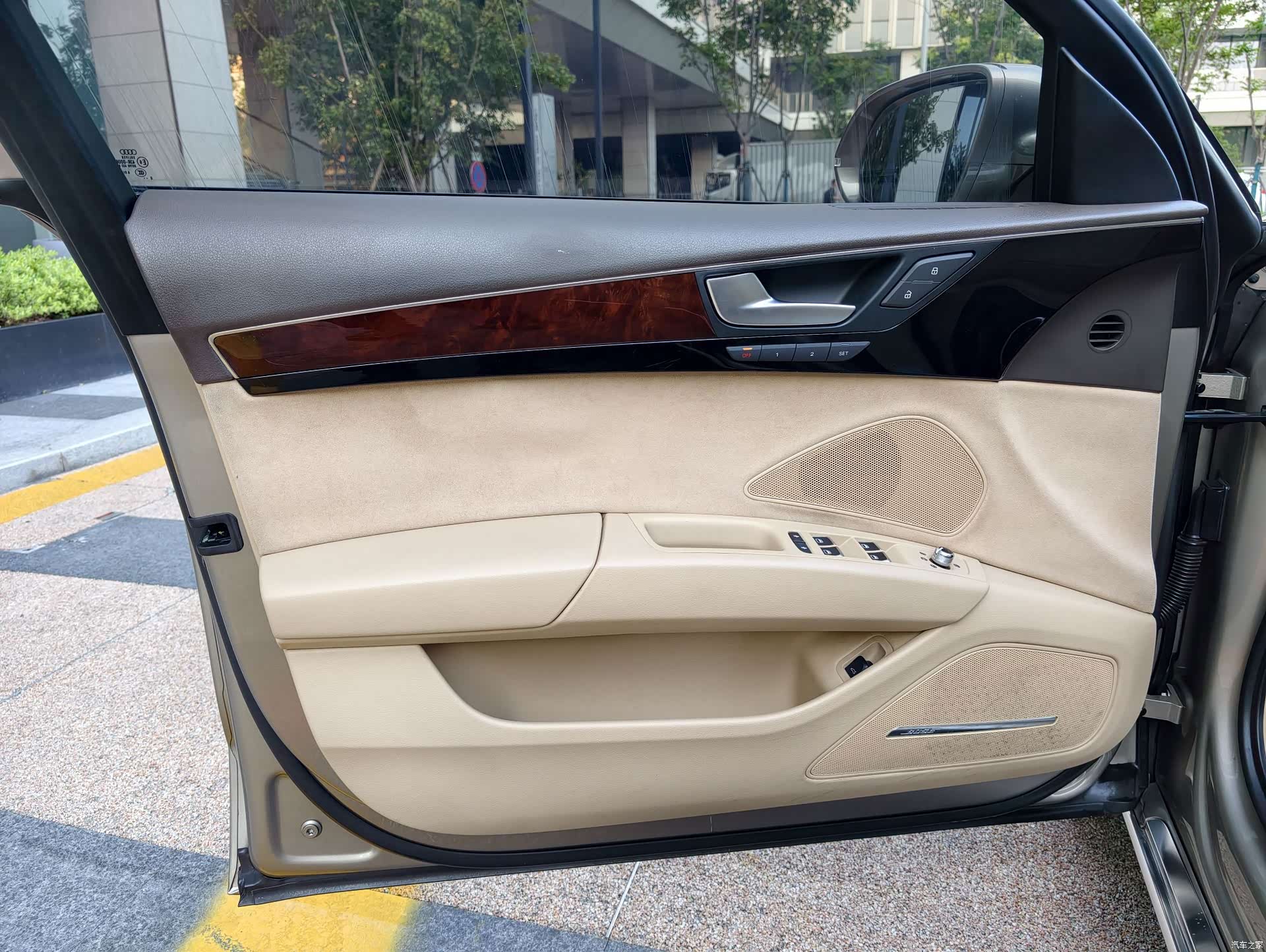 Audi A8L, 2011 14