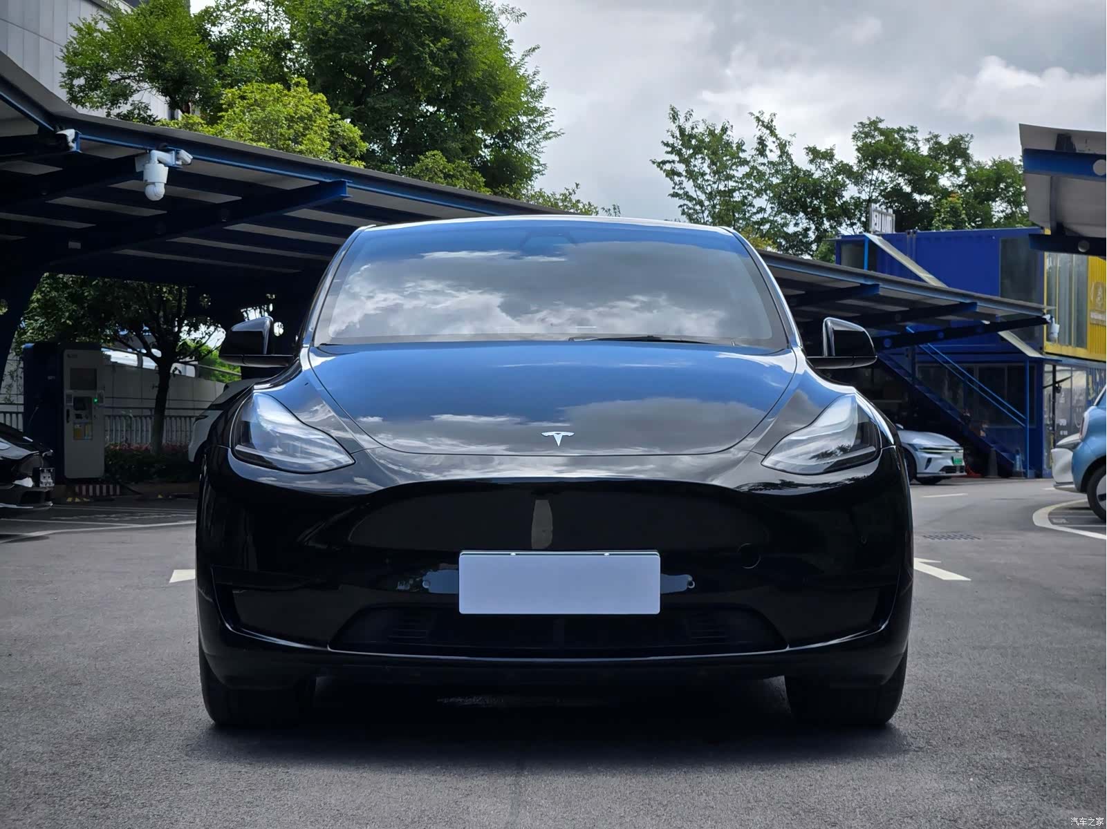 Tesla Model Y, 2022 3