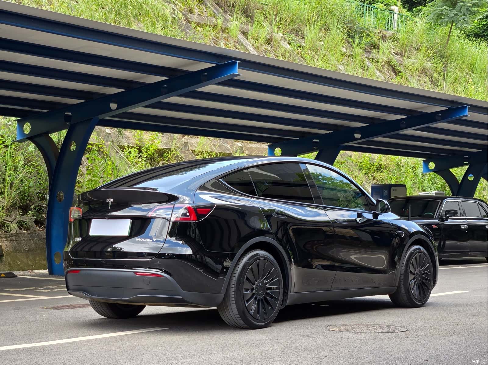 Tesla Model Y, 2022 16