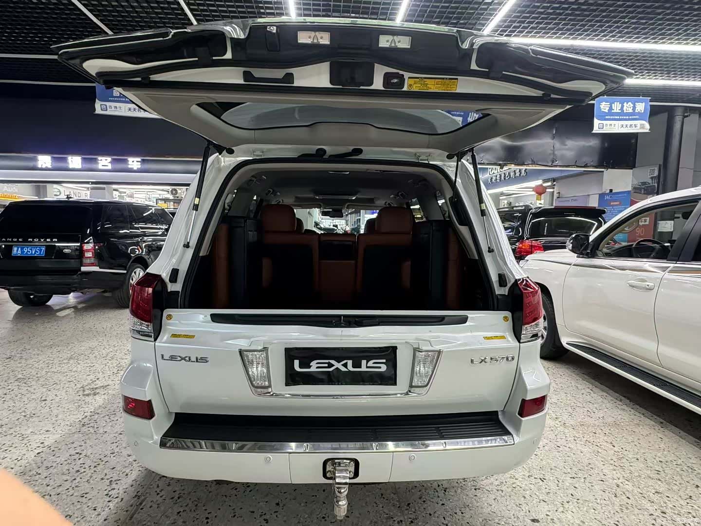 Lexus LX, 2012 9