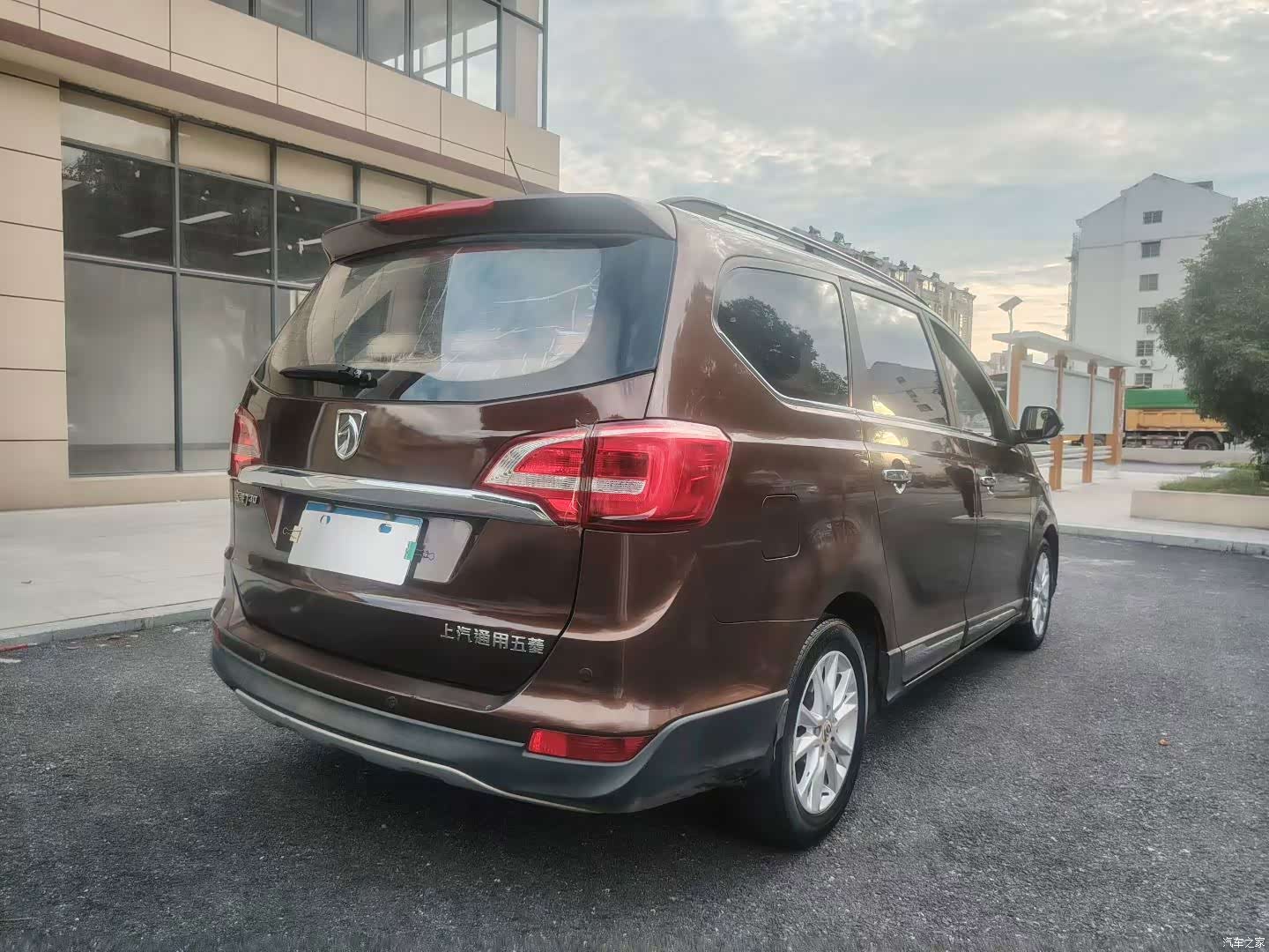 Wuling 730, 2016 9