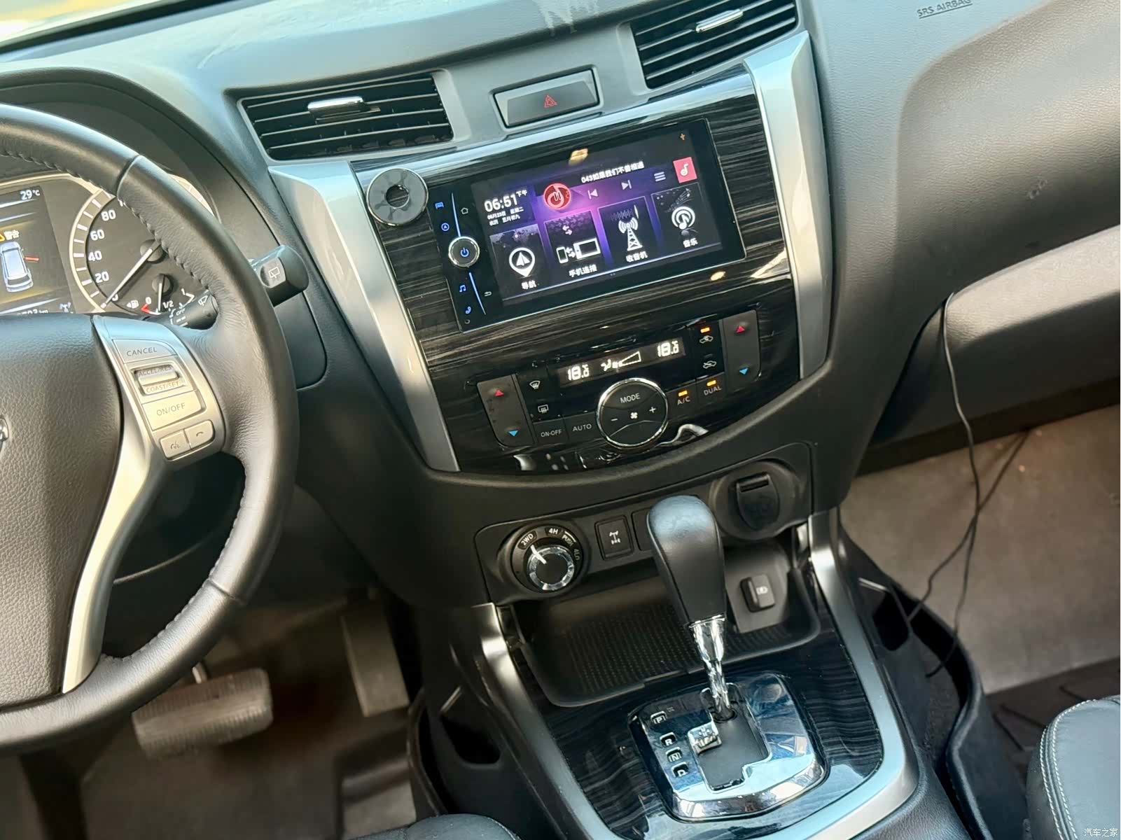 Nissan Terra, 2018 15