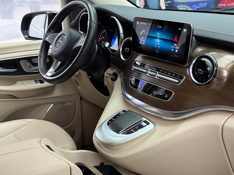 Mercedes-Benz V-class