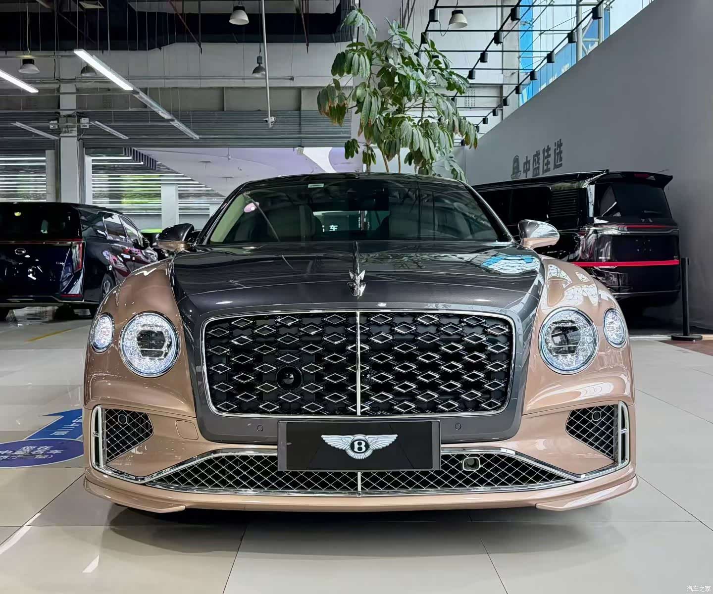 Bentley Flying Spur, 2025 2