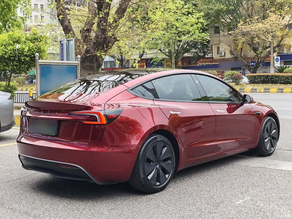 Tesla Model 3, 2024 7