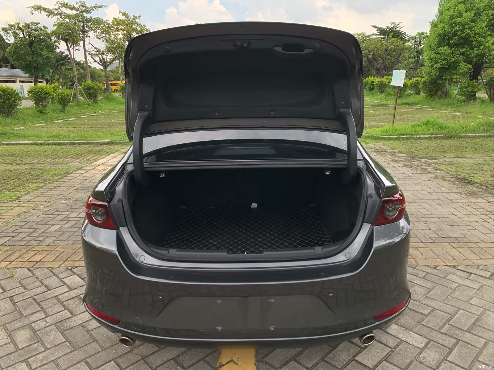 Mazda Mazda3, 2020 15