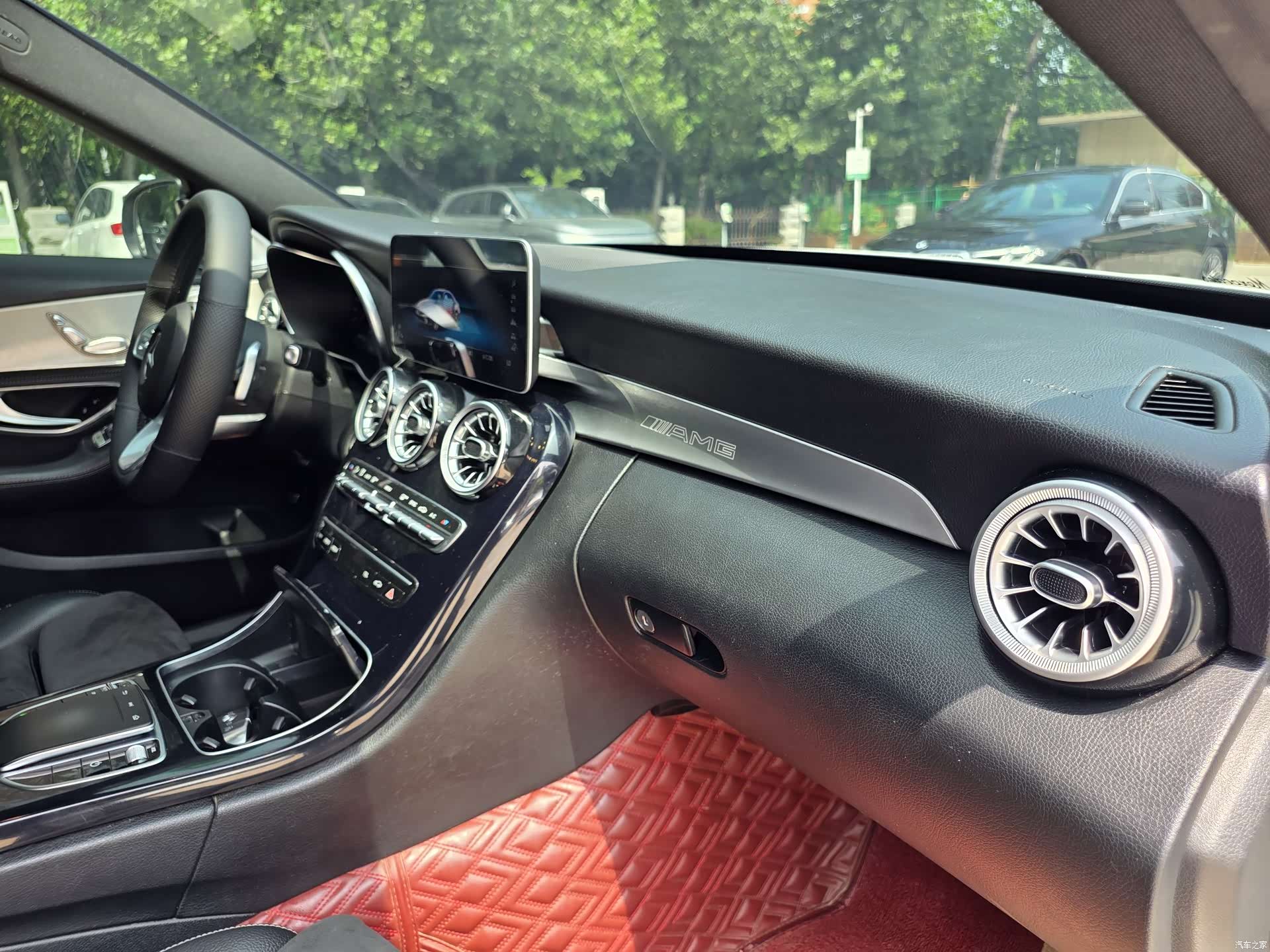 Mercedes-Benz C-Class, 2019 16