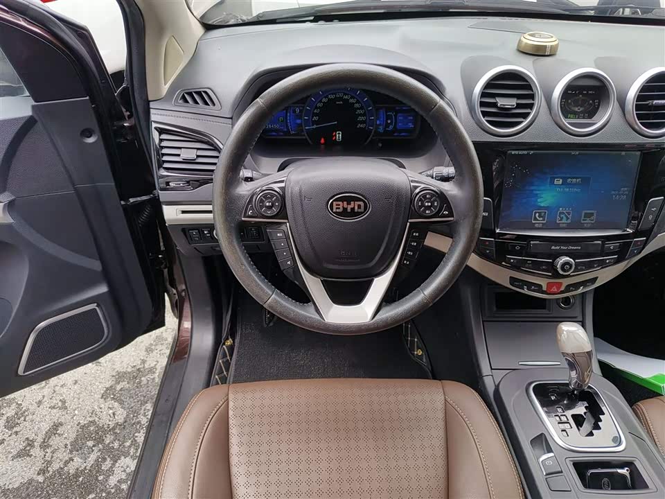 BYD S7