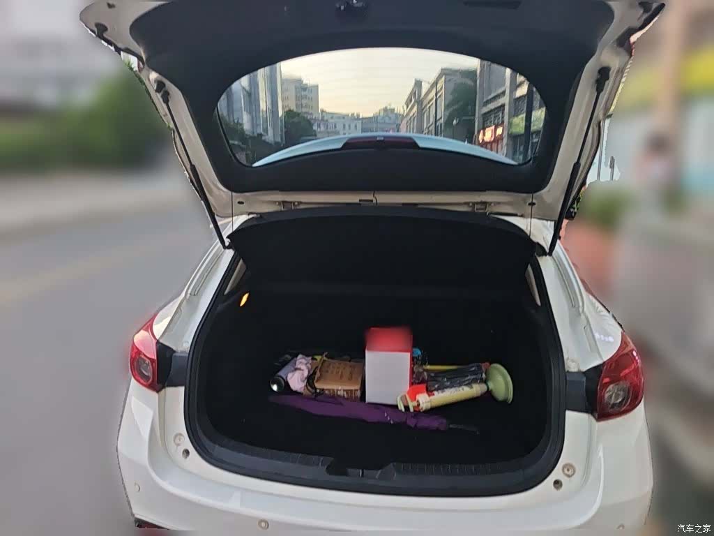 Mazda Mazda3, 2015 20