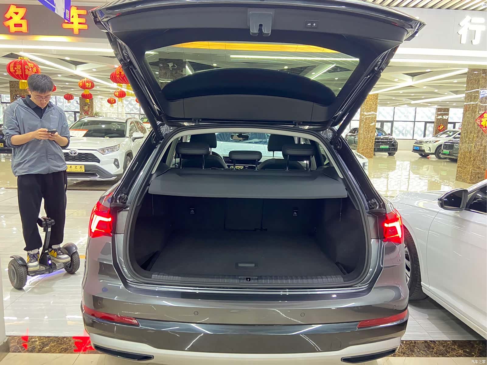 Audi Q3, 2022 12