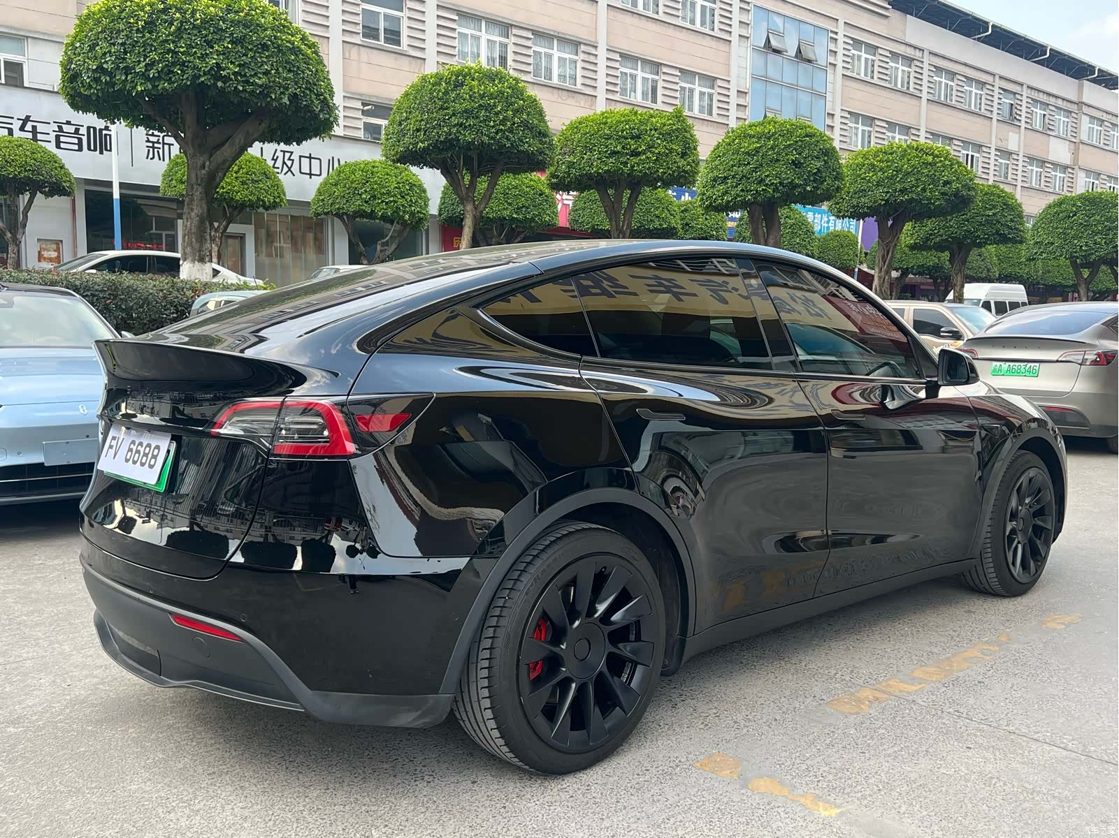 Tesla Model Y, 2022 14