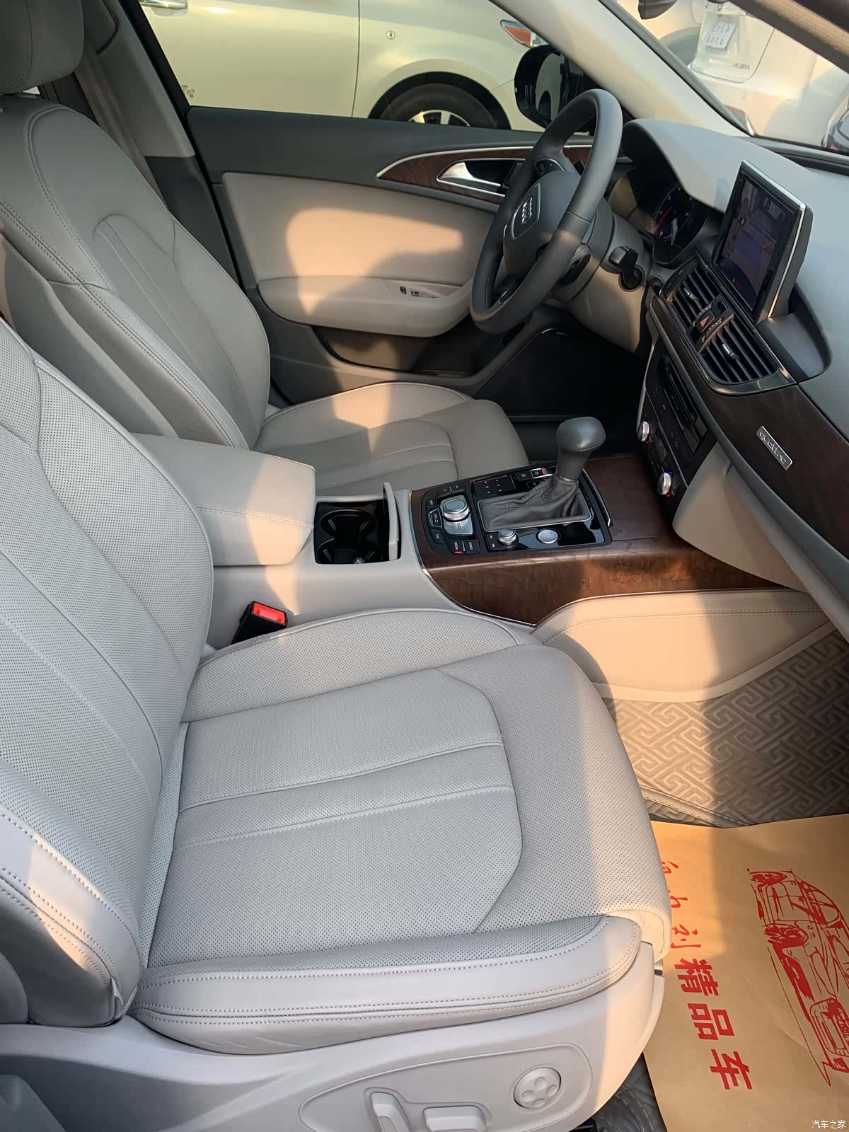 Audi A6L, 2016 12