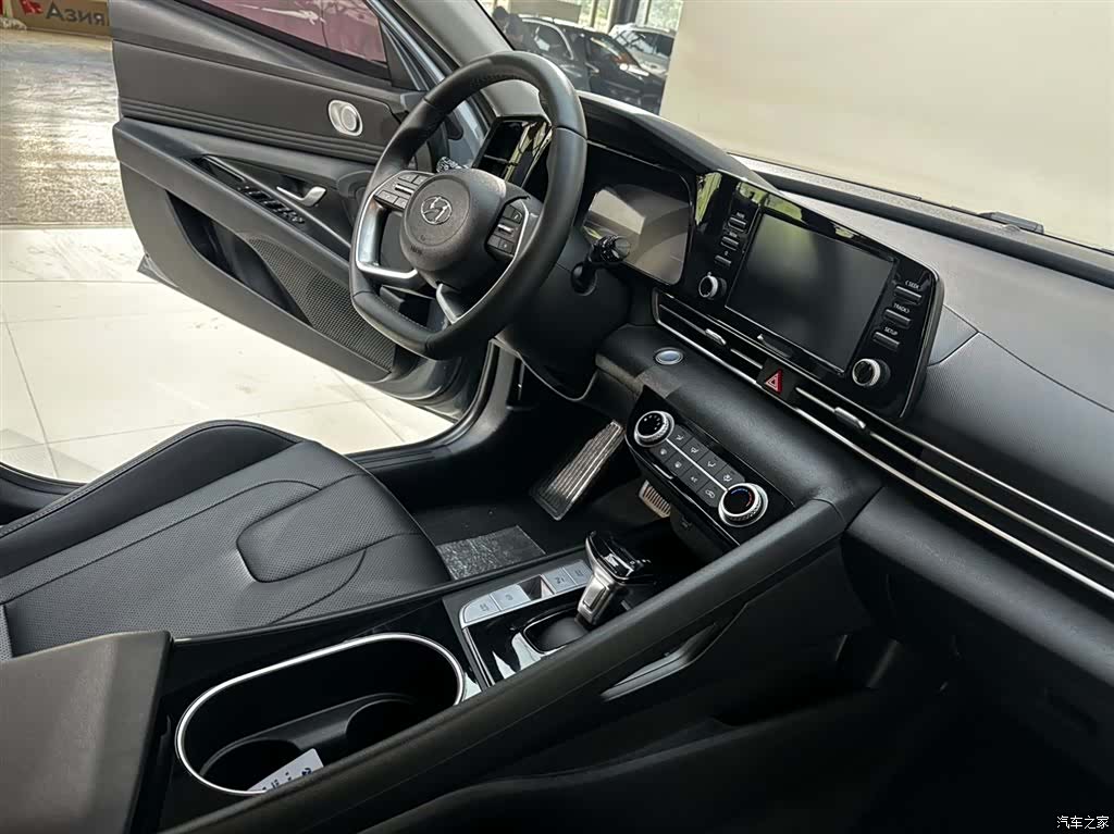 Hyundai Elantra, 2023 7