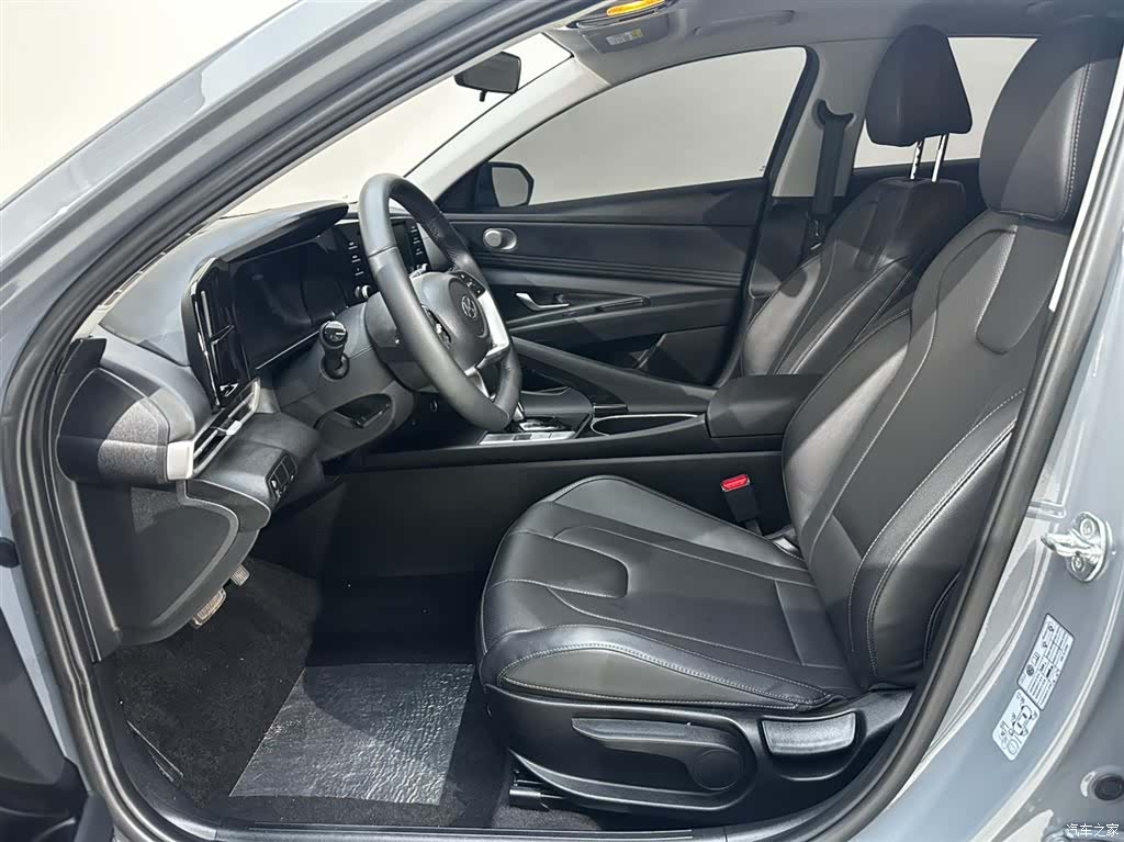 Hyundai Elantra, 2023 10