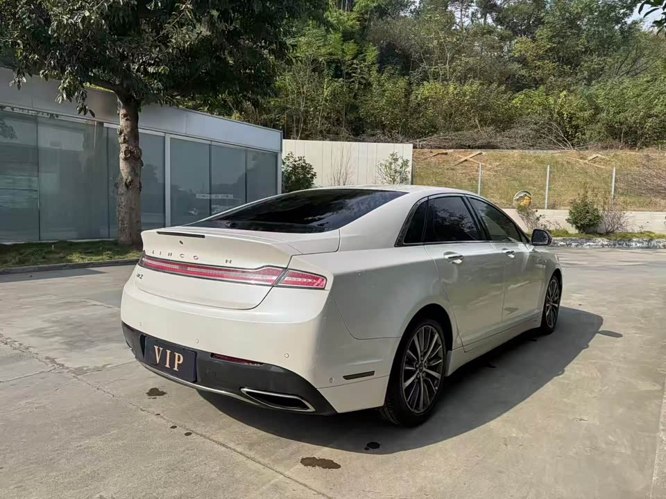 Lincoln MKZ