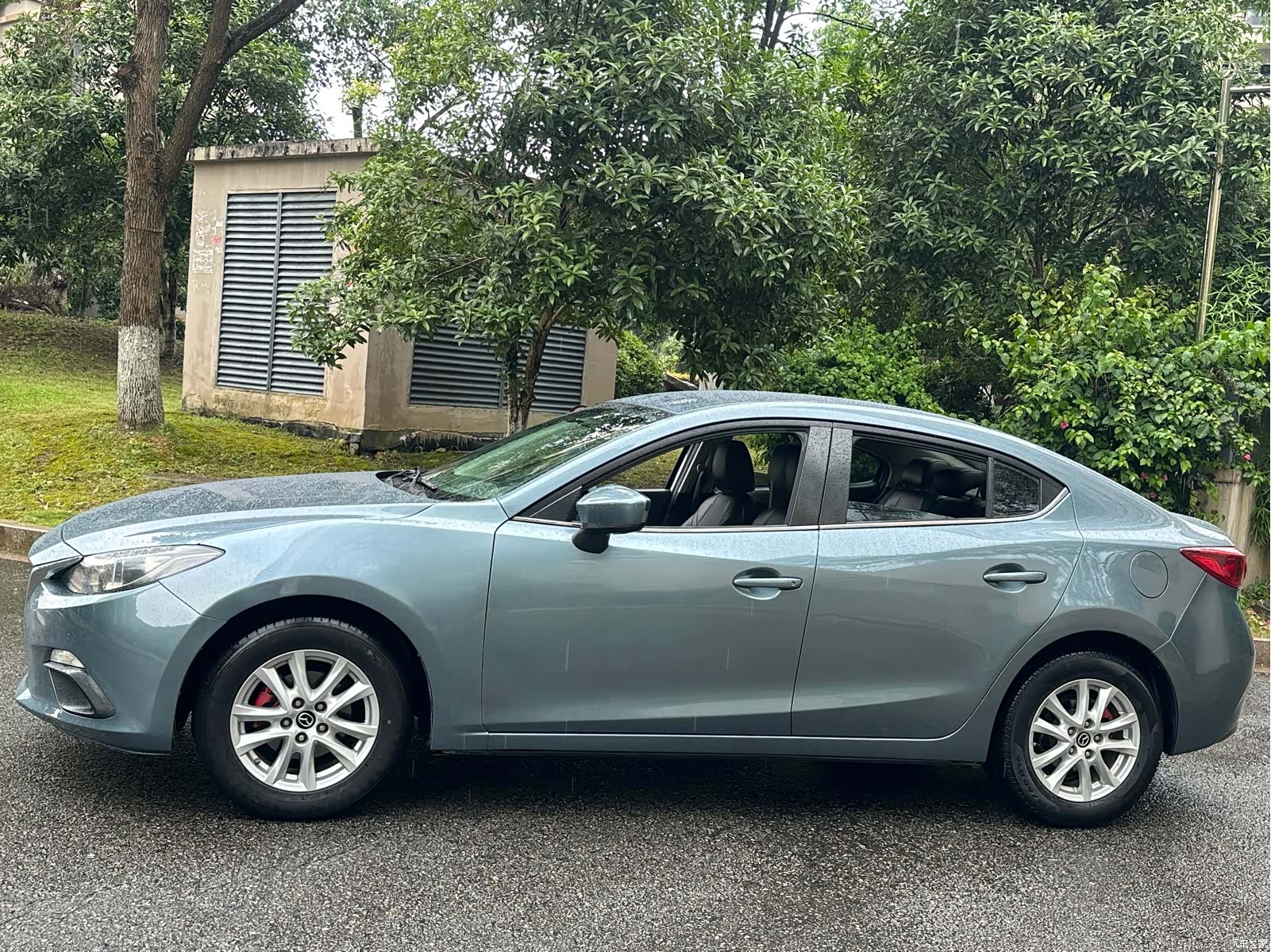 Mazda Mazda3, 2015 6
