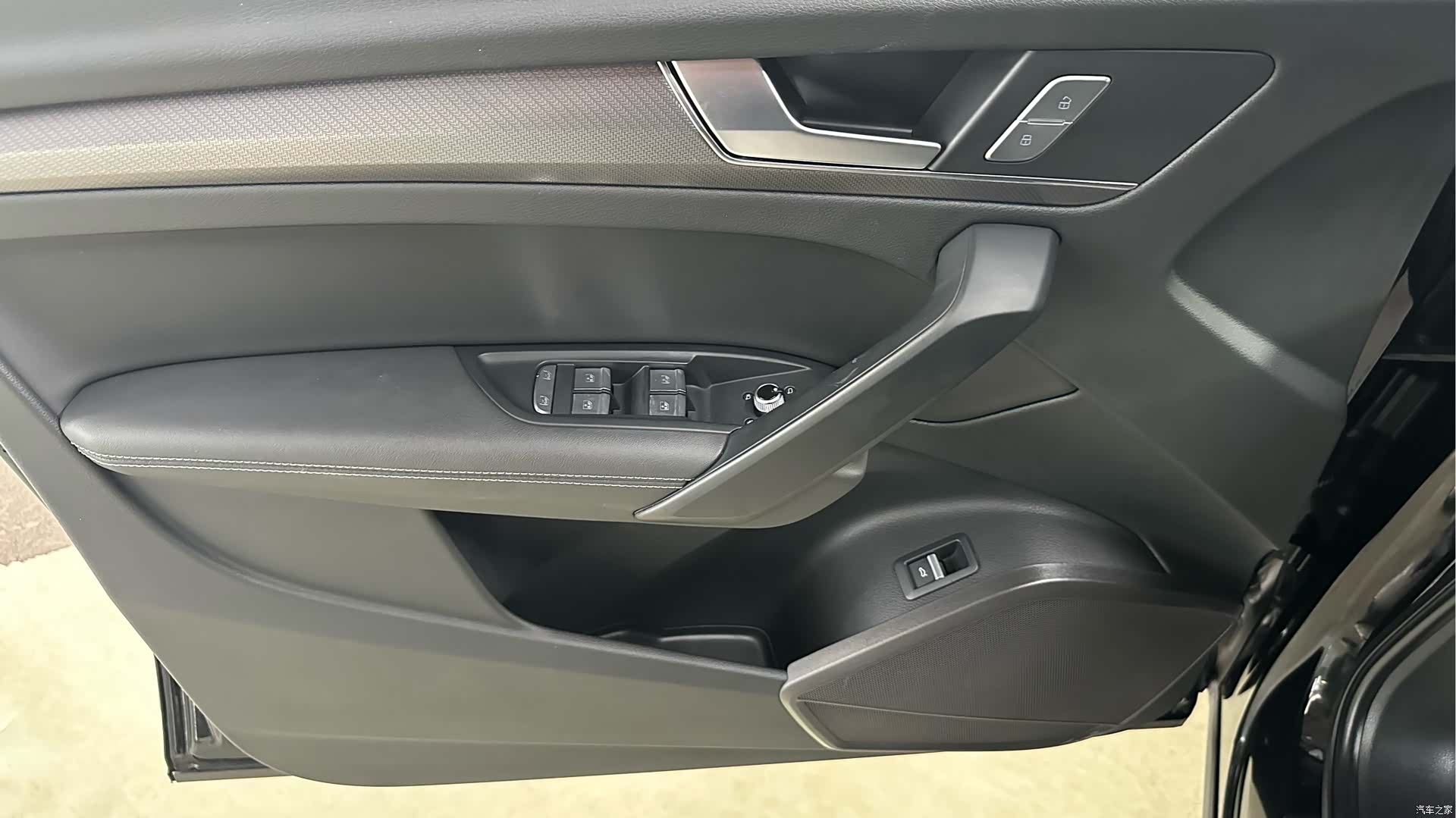 Audi Q5L, 2024 11