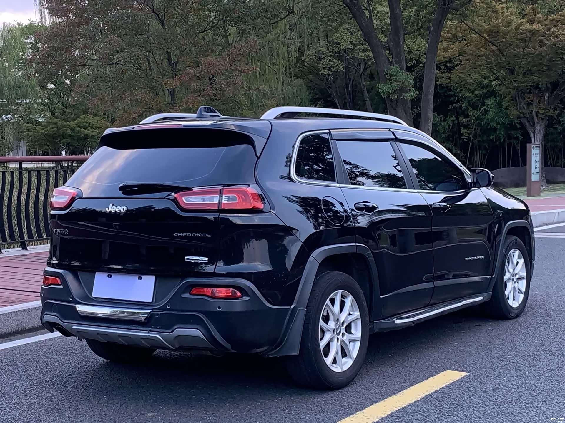 Jeep Cherokee, 2016 6