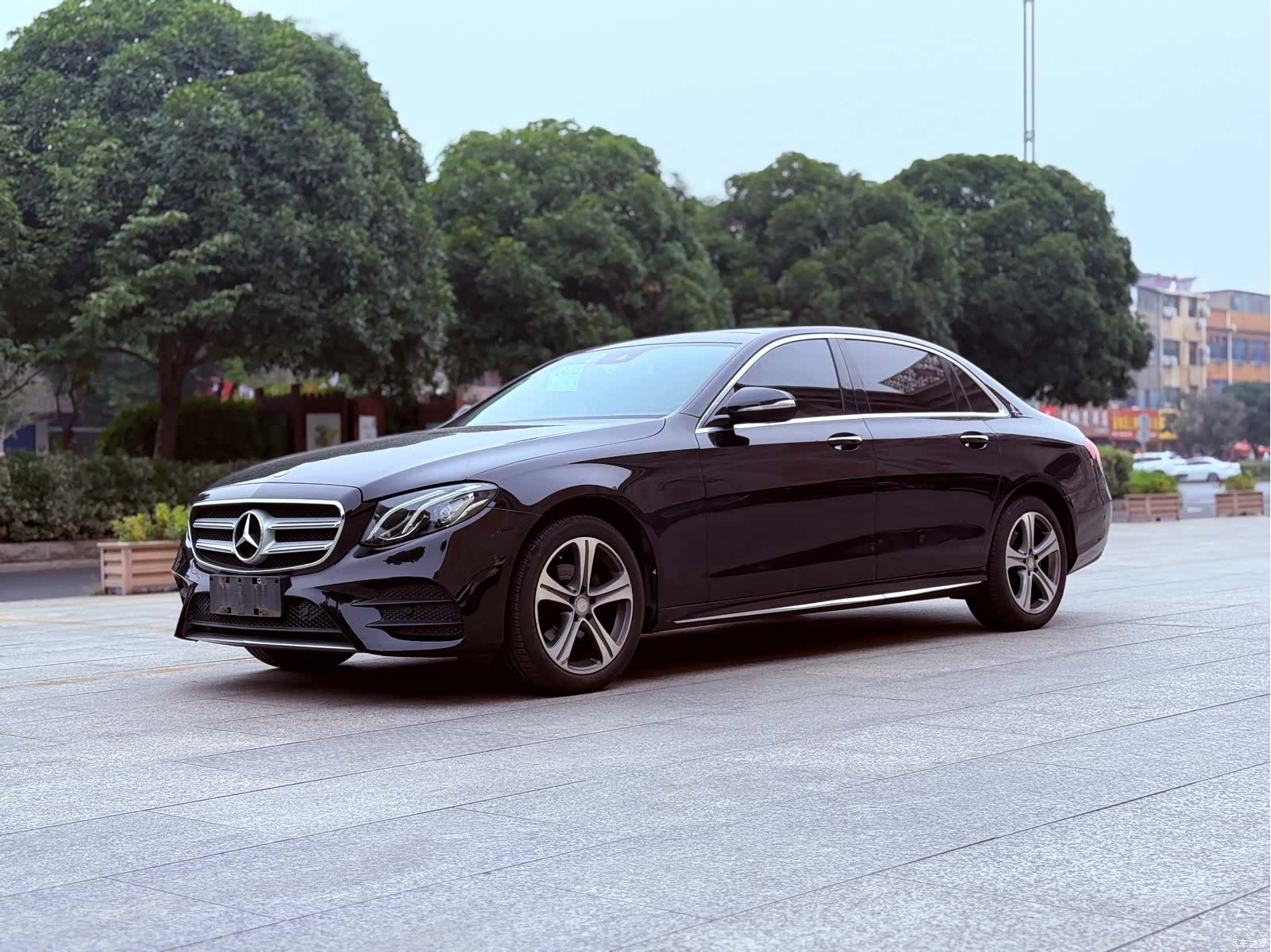 Mercedes-Benz E-Class, 2016 1