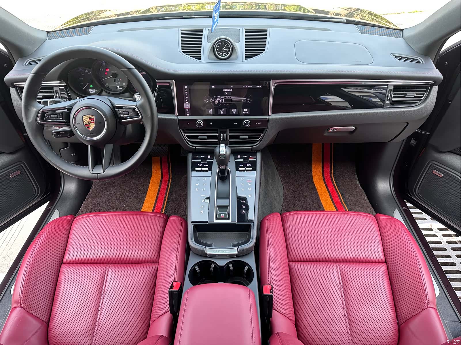Porsche Macan, 2024 10