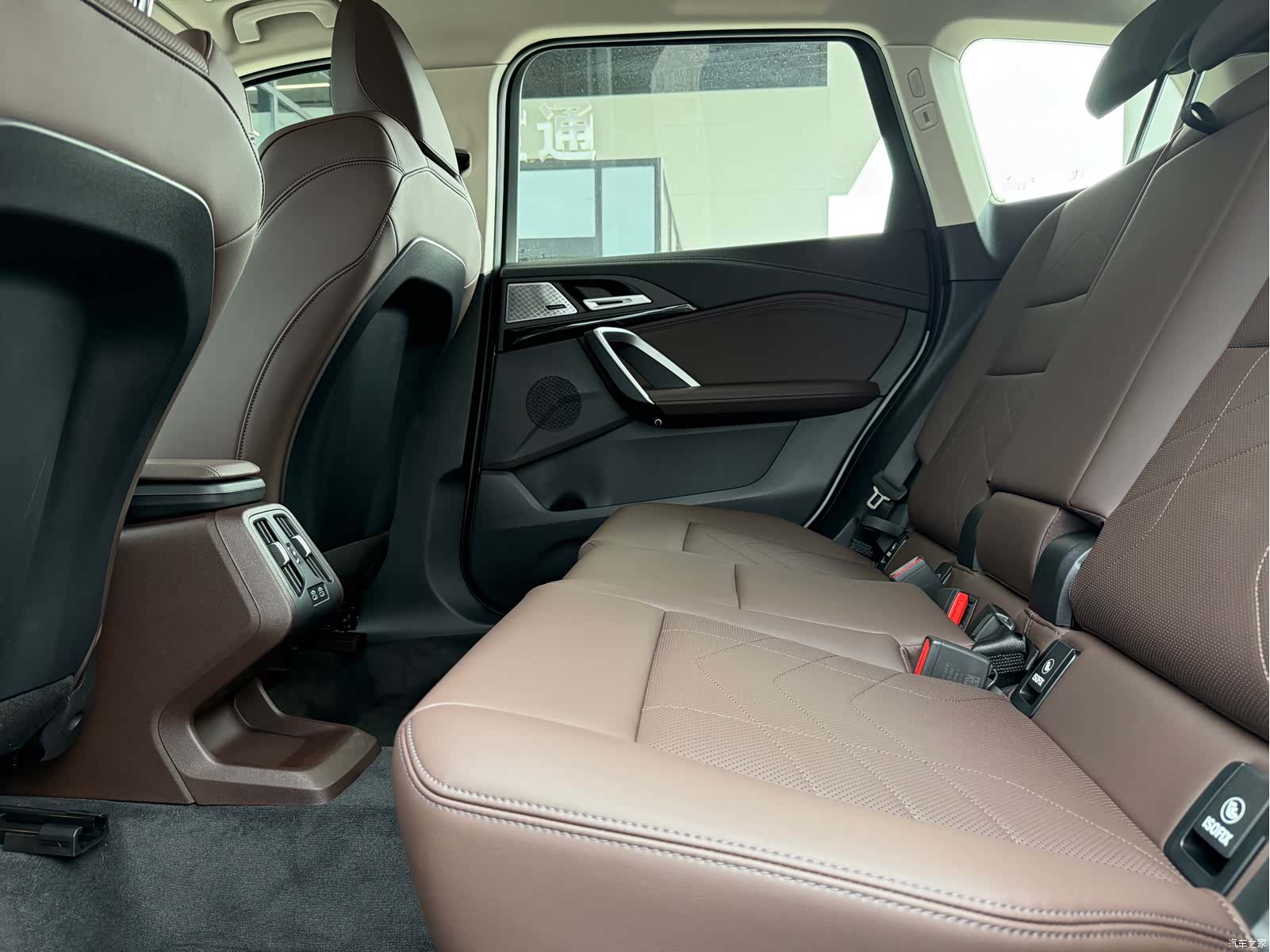 BMW X1, 2025 все фото