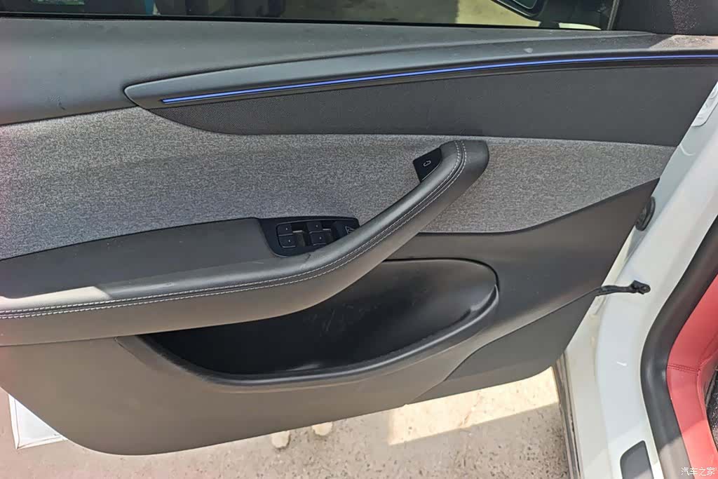 Tesla Model Y, 2025 7