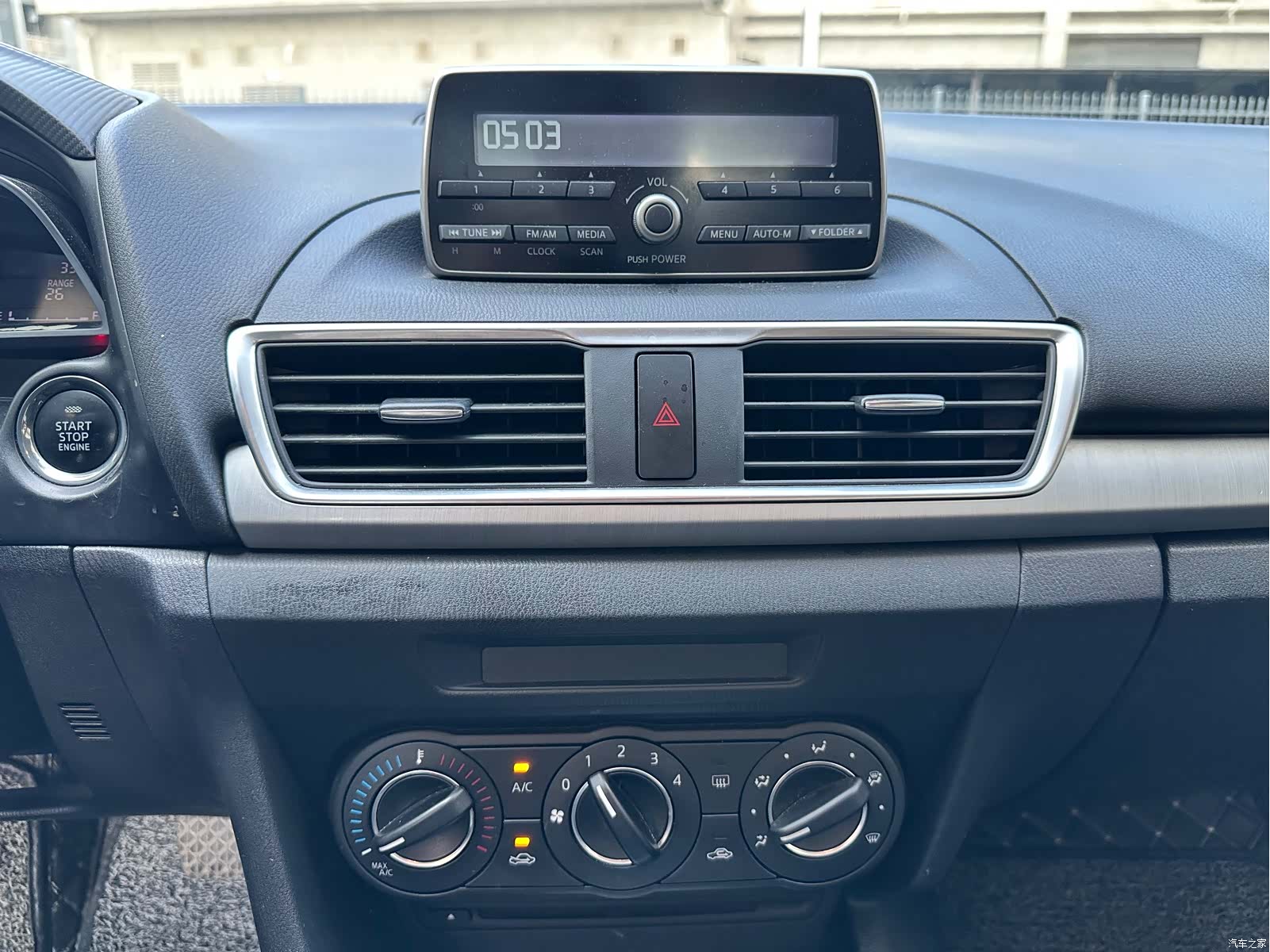 Mazda Mazda3, 2015 10