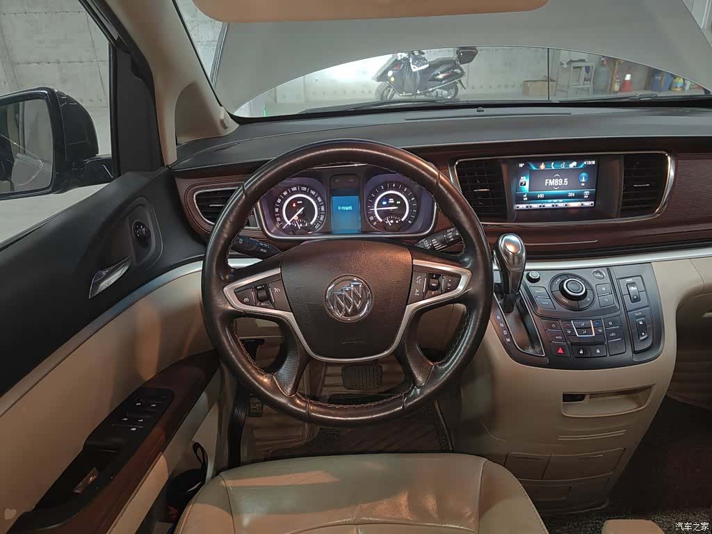 Buick GL8, 2018 7