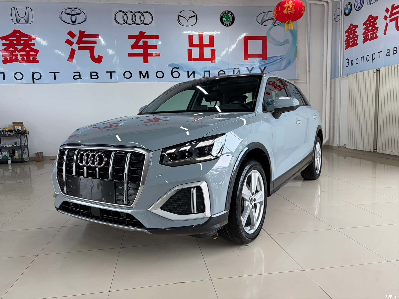 Audi Q2L, 2023 1