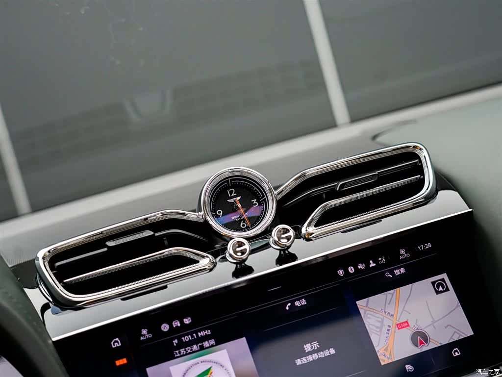 Bentley Bentayga, 2022 18
