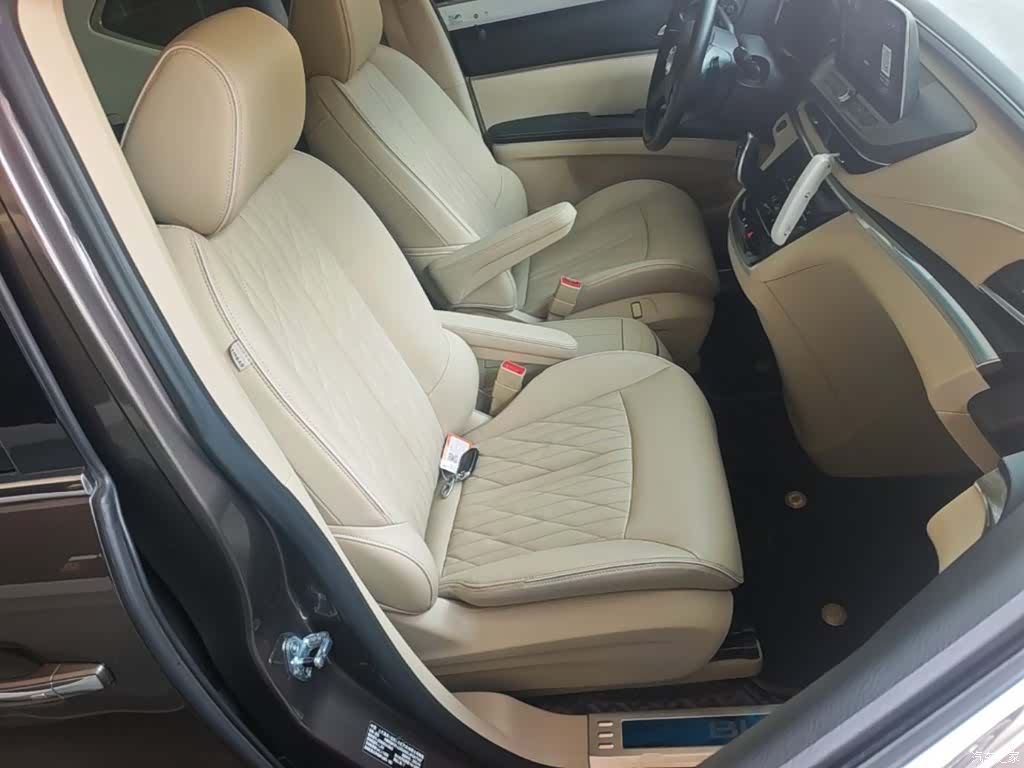 Buick GL8, 2023 25
