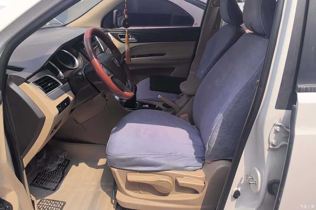 Wuling 730, 2016 9